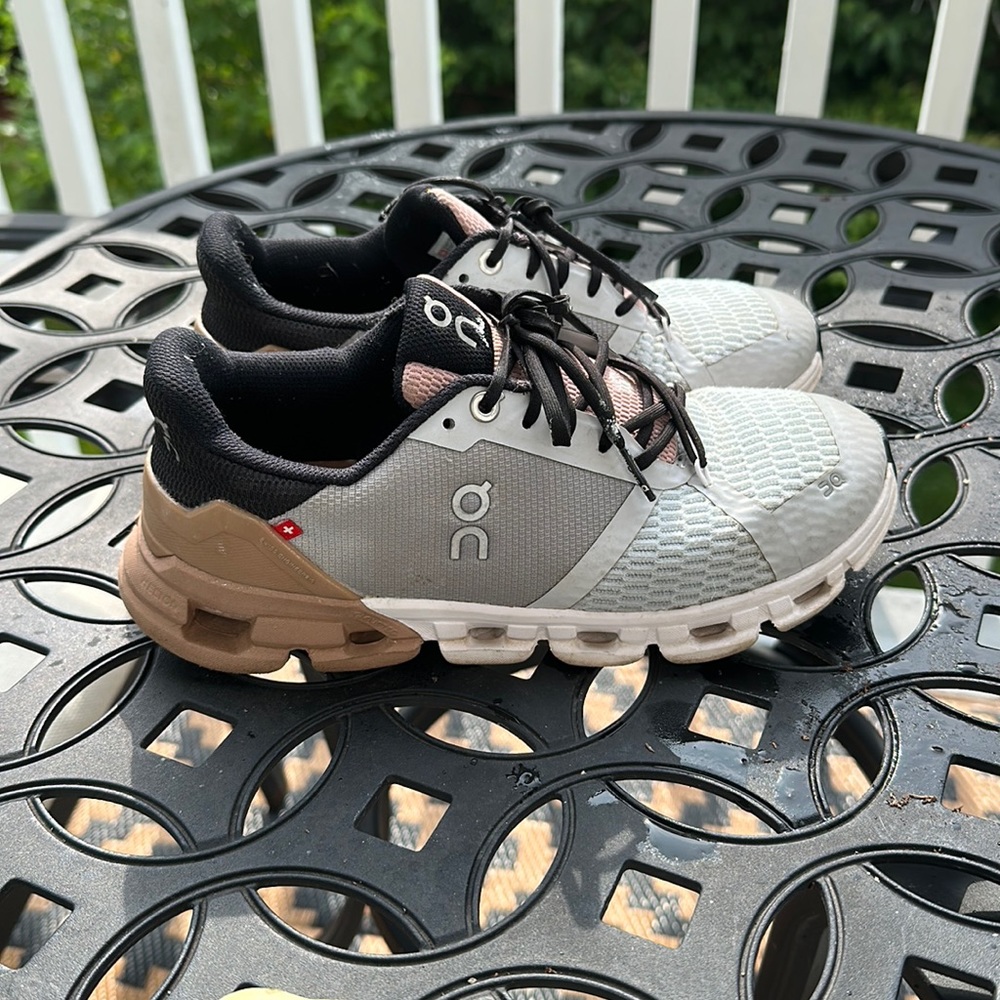 Oncloud Sneakers